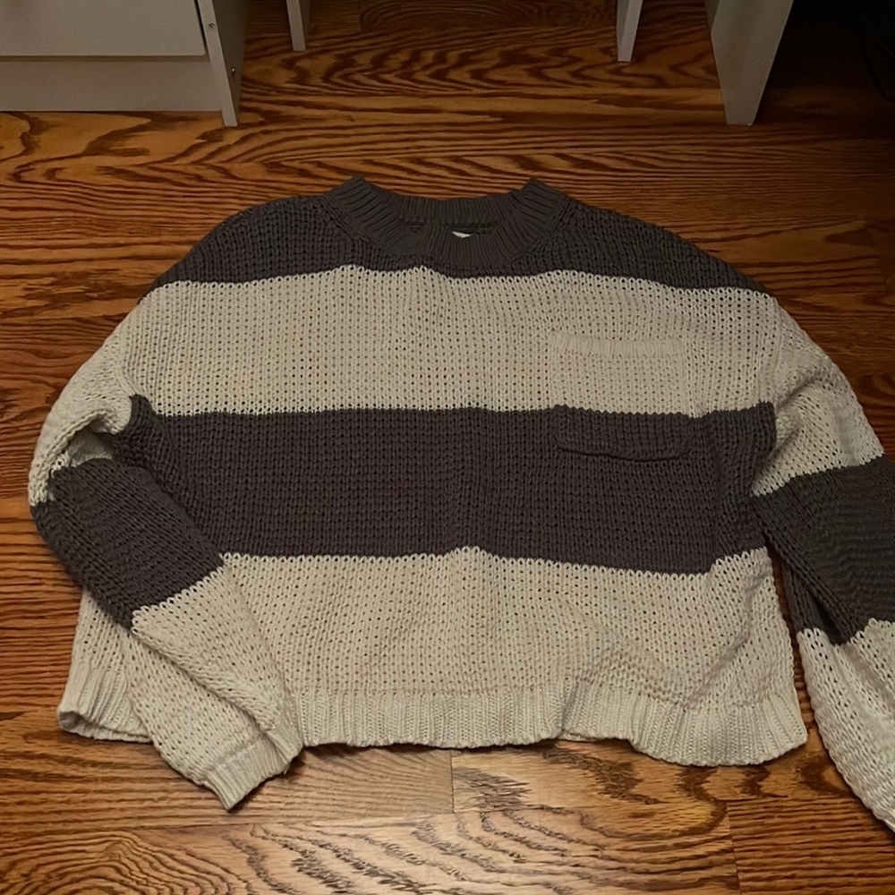 AE|| girls sweater